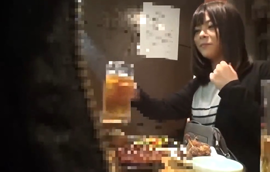 「婦人ナンパ」愛々しい婦人をナンパで連れ帰りして夫以外の肉棹で幾度も捩じり狂うインスタントSEX