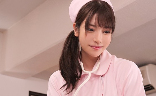 猟奇看護婦の猥褻過ぎる咽喉女壺で興奮状態の玉金を躊躇なく抜き落とす発射管理 楓カレン