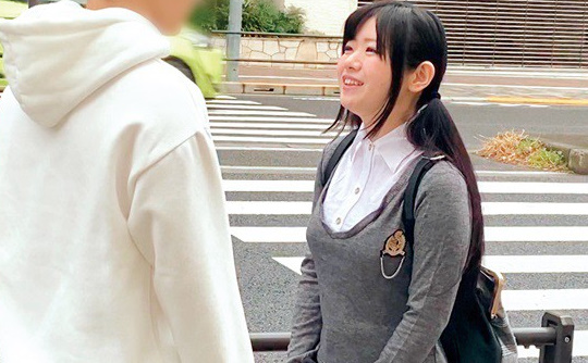 素朴な美少女の清純な肉体で素性不明の男の不浄なポコチンをローション素股でインスタントSEX