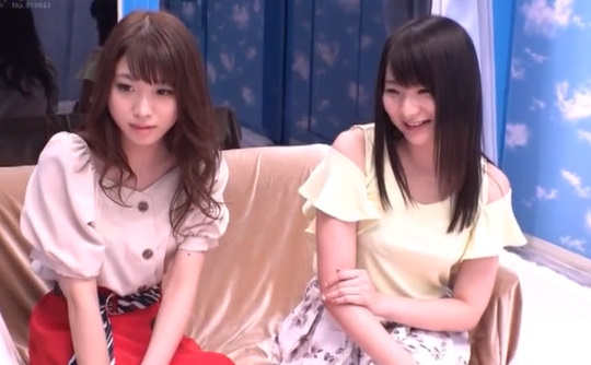 純白ギャル達のピンク尻で軟派職人のポコチンをロデオ騎乗位で抜き落とすミラー号