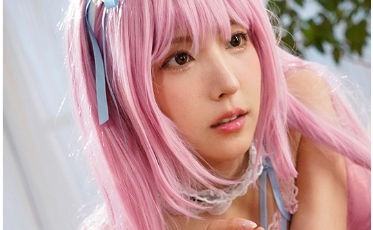 Sランク級エンジェルがハダカより助平なコスプレSEXで2棒ポコチンを頬張る3P陰部アクメ 三上悠亜