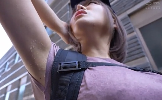 勤務中の豊乳ギャルの汗ダク肉体を不浄なポコチンが性の限界突破で突き続ける仏壇返しSEX 浜崎真緒