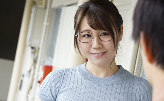 隣家の地味だけど超絶エロ巨乳な奥様に欲情した童貞チ〇ポにハマったらしい。安みなみ