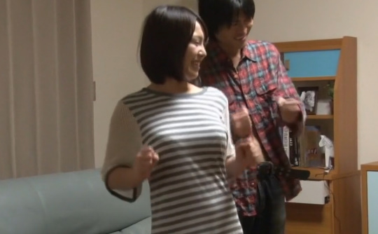 キュートな若妻が発狂現状の男根を根元まで頬張ってドクドク口内発射 双葉みお