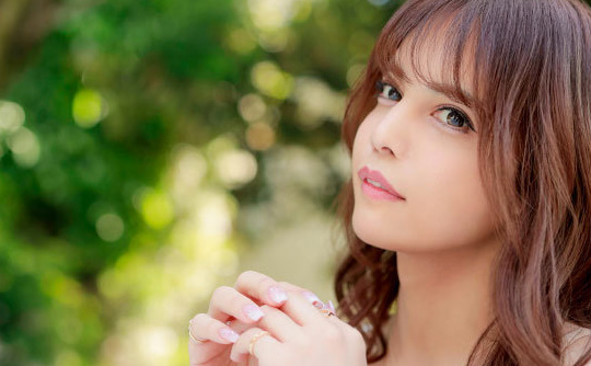 愛顔娘のセクシーにくたいがメンズとのむしゃぶり性交で気持良過ぎた 池田マリナ