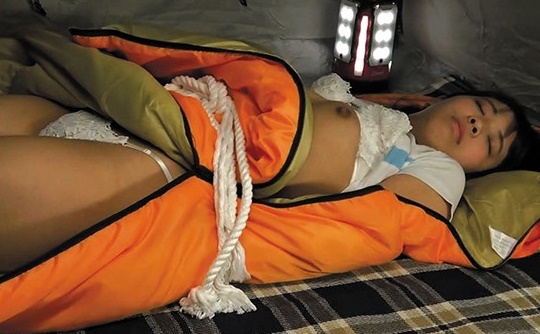 陰キャの純粋なマ●コが鬼畜肉棒に狙われた青姦輪姦