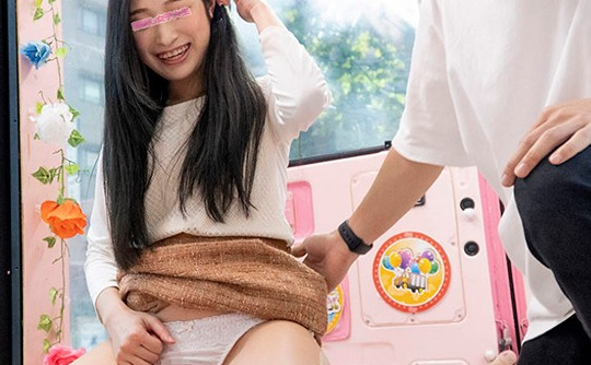 知的現役美少女大生がイキリ吠える肉棒に乗っかり素股で擦りまくる狂乱騎乗位性交マジックM号