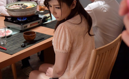 脳がフリーズ羞恥と快感 変態義父に握られた失禁調教。佐々木あき