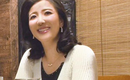 陰部が疼いた夜にメンズ子を猟り目的で一人呑みしているおば様はドスケベが過ぎる！