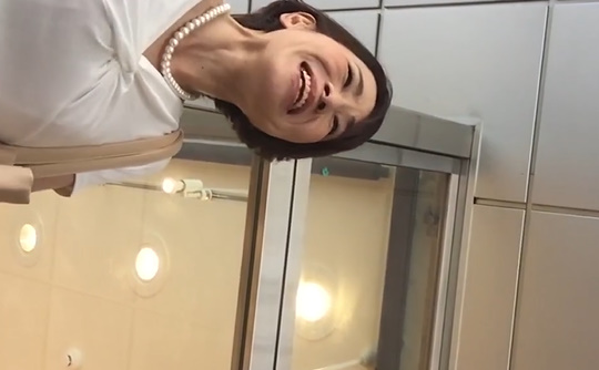 ヤバ過ぎる色気が世界をざわつかせる美おばさんの隠された情欲