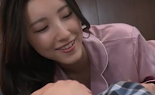 妻の姉さんの愛顔で大量精子を吸引されっぱなしの48時間 森沢かな