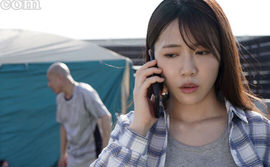 仕組まれたキャンプでじじい達にGcupプリ乳を揉み舐め回された人妻