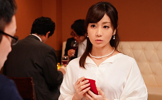 若い男の絶倫過ぎる腰ふりにこんなはずじゃなかった中出し懇願