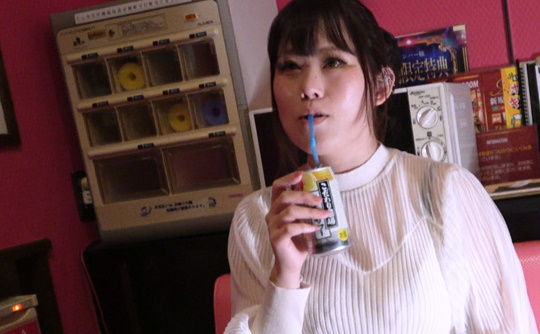 面白スナック巨乳姐さんの鼓動や酒飲む音を聞いてみる