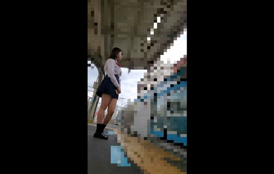 [乗車記録93]高スペック！！美人巨乳制服女子と待ち合わせ痴かん。手コキフィニッシュ。