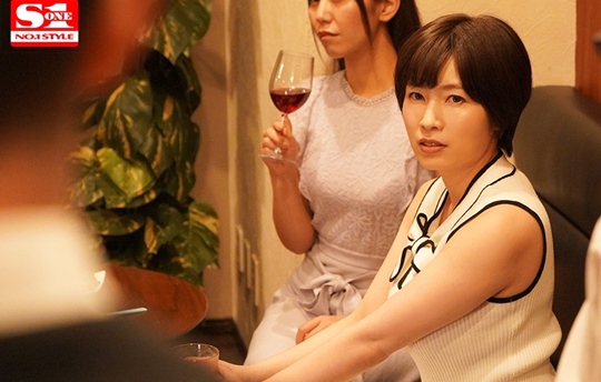 股間が緩む元カレとのむしゃぶり性交で気持良過ぎた同窓会の後　奥田咲