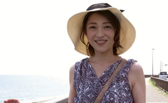 頬笑み美魔女系奥さんの女としての夏が始まる鎌倉性交ストーリー