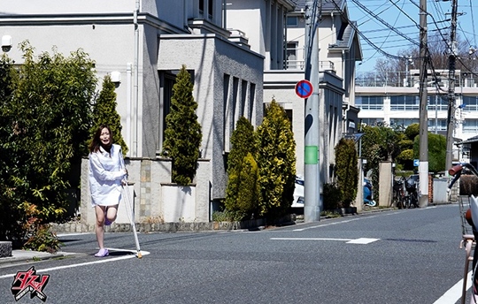 ケガした脚に付け込んで竿ぶっ込む強襲性交 篠田ゆう