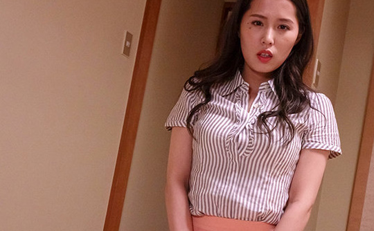 目の前でボッキしているプリチンがすごすぎてヒトヅマの股間が緊急事態 通野未帆