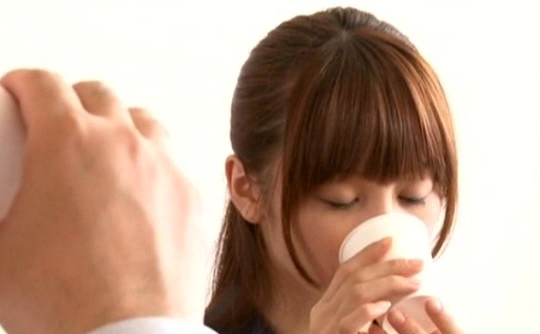 『ながえ』愛尻にコントロールできずにボッキ竿が陰部を捏ねくり回す中年上司と部下の奥さんの禁断姦通