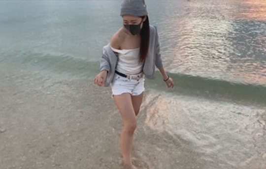 〈個人撮影〉彼女と海で遊んでから近くのトイレでハメる#イチャラブハメ撮り