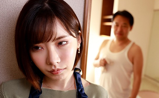 義父の男根でイカされ続けた私の陰部が亭主の記憶とさようなら　深田えいみ