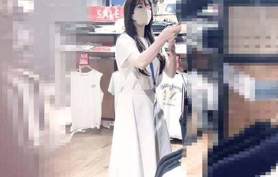 スリットと大股歩行のセクシーOLさん、都会の夜を闊歩！(前編)