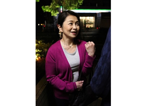「ヒトヅマ軟派体験」熟女さん来世に賭ける覚悟の赤の他人姦通