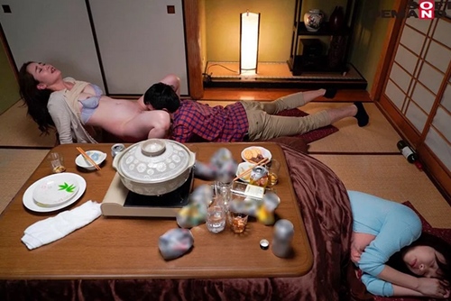 「義母姦淫」屈強な肉竿でアソコが燃え滾る娘に秘密の罪悪感果てしない