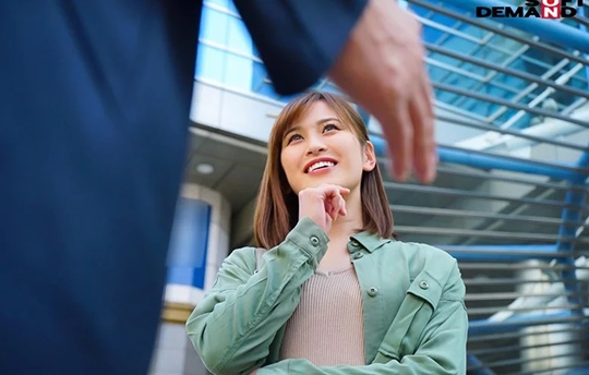 「ミラー号」ツルツル美人が生ヤリ！チ○ポ乳繰り雑食痴女を躊躇なく性強要子宮出し