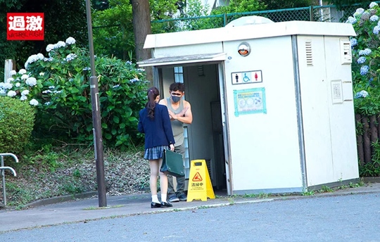 「暴露映像」着衣デカ乳のJKを迫ってがっちり固めBodyにガッつく発狂の乳繰り