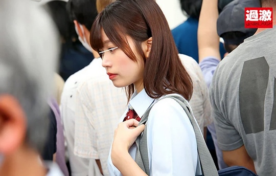 交わり合ったヘビ舌Kissで涎まみれに乳繰るお化けチカンに膝ぷるぷるJK