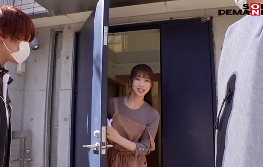 「奇跡のヤリマン」三十路ヒトヅマさんは旦那が留守中に自宅姦通で大量精子まみれ！知らない男と膣内出し性の狂宴