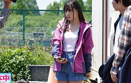 酔っ払たJDのむちむちBodyを腹を空かせたボッキ達が集まり嘗め回す凌蹂膣内出し