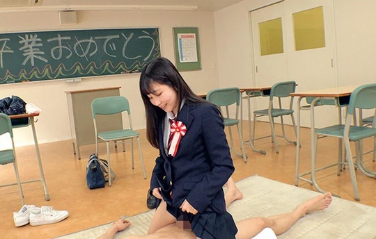 卒業直後にマジ軟派！さっきまでJKだった女子のま〇こで素股！ついつい生突破があるのか！？