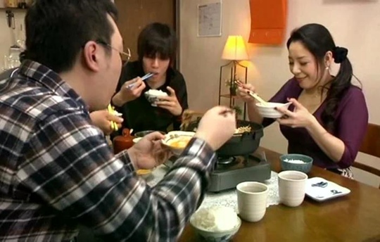 弾力Bodyが肉竿を乳繰るド迫力の精子吸収ち〇ぽ猟り！