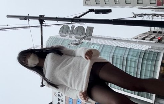 冬のデートコーデふわもこワンピに黒ストッキングでぱんちら撮ってきたよ！ストッキング破りも