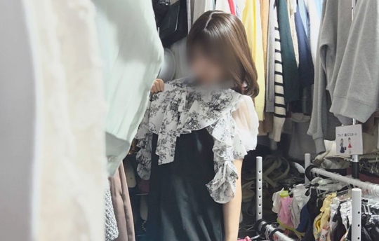 コンプレックスが滲み出る　貧乳でぃ～娘の「乳頭1.5センチメートル」　僕のお店の試着室611