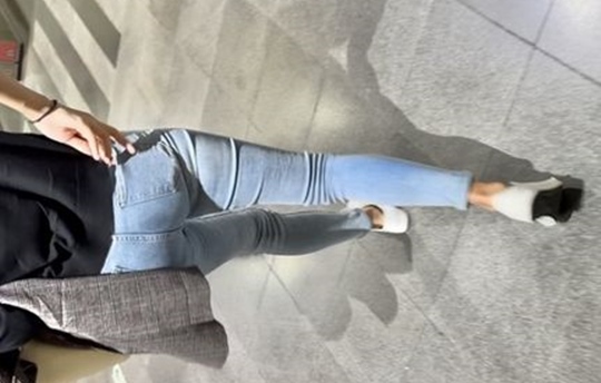 デニム女子コレクションVol.76 ブルーのデニムの美脚美尻のお姉さん達